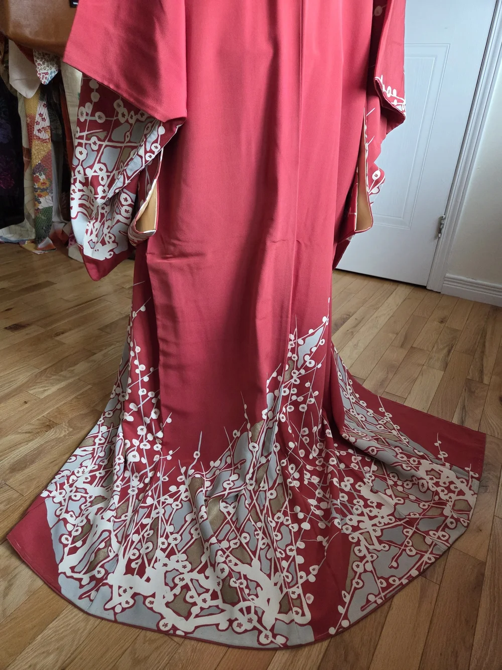 Vintage Silk Houmongi Kimono – Plum Blossom Motif - Picture 6 of 7